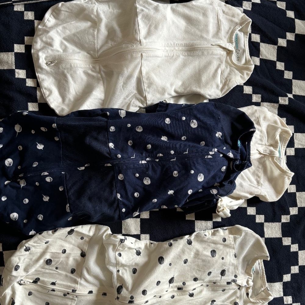 Bundle of 4 Snoo Sacks and 1 Snoo fitted sheet